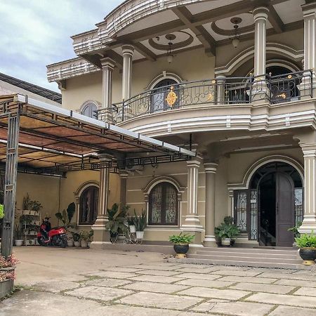Sinar Hotel Enrekang Экстерьер фото