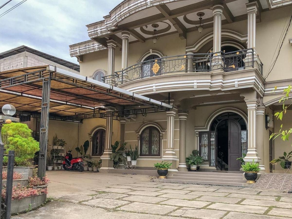 Sinar Hotel Enrekang Экстерьер фото