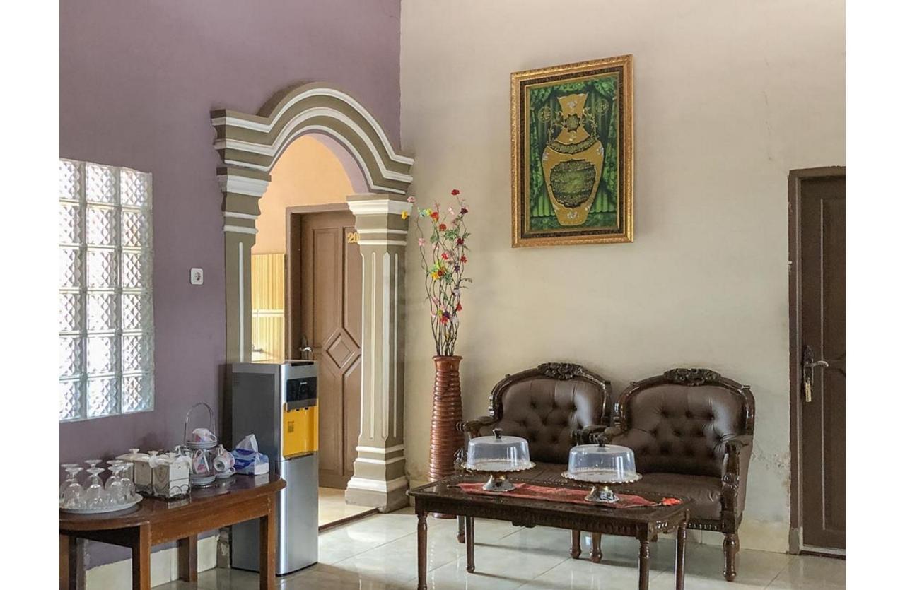 Sinar Hotel Enrekang Экстерьер фото